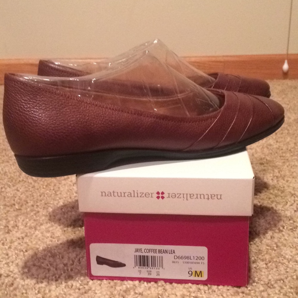 Brown Naturalizer flats, size 9